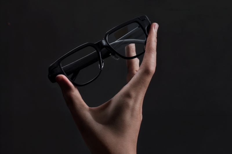 لنوو V1 عینکی هوشمند با ترجمه زنده، حالت سخنرانی و تجربه کاربری آسان